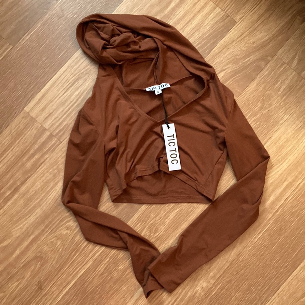 Long sleeved hooded crop top